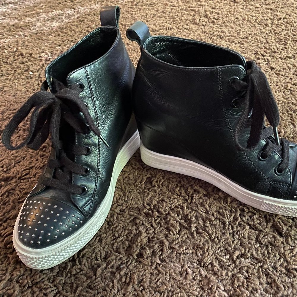 TATA boots - Picture 2 of 2